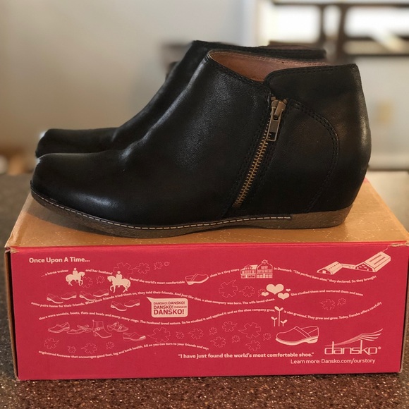 dansko women's leyla ankle boot
